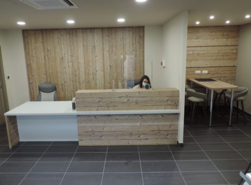 simon-agencement-comptoir-accueil